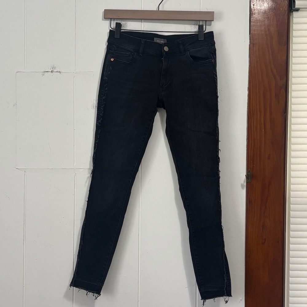 DL1961 Emma Low Rise Skinny Jeans Nighthawk Black Frayed Side Seam Size 26